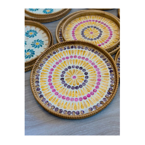 Bandeja de Ratán con Incrustaciones de Nácar Hecha a Mano, Elegante Bandeja de Servicio con Mosaico para Hogares Modernos Bohemios, Centro de Mesa Decorativo Redondo - Product Image 4