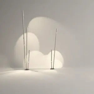 Lampe LED d'extérieur MartinaSpikes pour jardin, alimentation solaire 220V AC, 5W, économie d'énergie, lumière blanc chaud, couleur RGB, aluminium, IP65 - Product Image 3