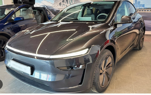 Modelo 2025 Usado, SUV Mediano de Lujo Deportivo, 660KM, Negro, Tracción Trasera, Llantas de Aleación de Aluminio R17, 150-200 CV, Pantalla Táctil - Product Image 2