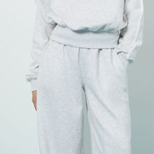 Ensemble survêtement pour femme surdimensionné au design personnalisé, prix de gros, ensemble décontracté deux pièces pour femme avec épaules tombantes et taille élastique - Product Image 3