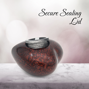 Urne en aluminium moderne en forme de cœur, faite à la main, personnalisée, pour les cendres humaines ou d'animaux, finition mate, capacité de 60 ml, vase de table - Product Image 3