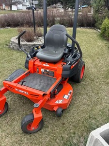 Tracteur tondeuse à gazon Kubota 25 CV avec composants de roulement à billes à rayon de braquage nul de 48, 50, 60 pouces - pour la coupe de l'herbe - Product Image 2