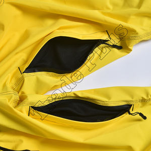 Pantalones de Nieve Cargo Amarillos Personalizados con Cintura Ajustable con Cordón, Tela Impermeable, Bolsillos con Cremallera, Ventilaciones, Puños Elásticos y Ajuste Holgado - Product Image 5