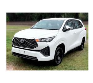 Toyota Innova Hycross d'occasion de qualité supérieure à vendre faible kilométrage excellent état prix d'aubaine - Product Image 5