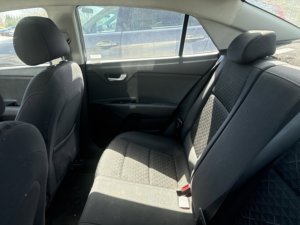 Kia Rio S V4 1.6L FWD 2019 Usado en Buen Estado - Product Image 5