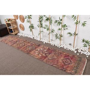 Tapis vintage Herki 2,1 x 11,8 pieds, tapis turc rouge uni en laine - Product Image 2