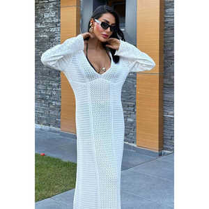 Robe de plage ajourée à col en V 2851 - Product Image 4