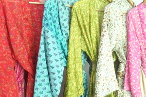 Assorted Lot of Casual <b>Kimono</b> Robes with Natural Waistline and <b>Belt</b> Summer Patchwork Decoration - Product Image 5