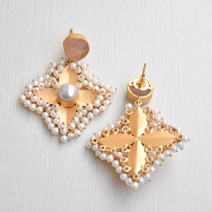 Pendientes de Latón de Exportación al por Mayor, Diseño Boho Chic con Perlas Hechas a Mano, Acabado en Latón Antiguo Semiprecioso, Listos para B2B Premium - Product Image 4