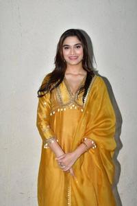 Exclusivo nuevo diseñador de ropa de fiesta Rangoli seda Kodi y secuencia bordado Top y pantalón con Dupatta conjunto a precio al por mayor - Product Image 2