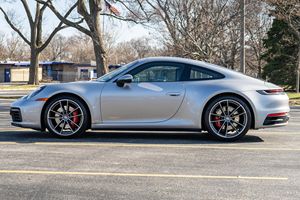 Porsche 911 Carrera 4S Coupé propre, modèle 2020 - Product Image 4