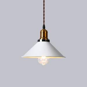 Lampe suspendue en métal d'intérieur de luxe conçue pour rehausser l'espace avec un style d'éclairage sophistiqué - Product Image 1