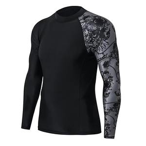 Rashguard de entrenamiento MMA personalizado | Tela de LICRA/poliéster | Media manga | Respetuoso con el medio ambiente | Logotipo del equipo disponible | Hombre - Product Image 5
