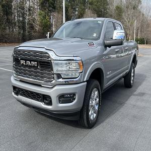 Pick-up RAM 2500 Limited Mega Cab 4x4 2020 avec moteur Cummins turbo diesel 6.7L I6 - Product Image 1