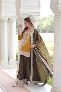 Robe Sharara élégante de style pakistanais pour femmes, tenue ethnique festive avec de riches broderies et une finition satinée - Product Image 2