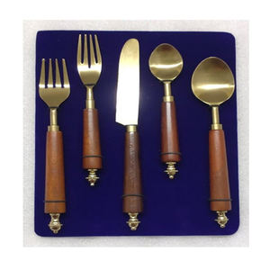 Couverts en acier inoxydable faits à la main avec de l'or et main en résine pour cuisine, hôtels, restaurant Couverts de luxe - Product Image 1