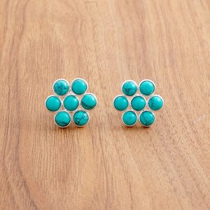 Pendientes de tuerca delicados de Plata de Ley 925 turquesa, regalo de boda para ella con diseño de perno fino de Diamante Azul pequeño - Product Image 2