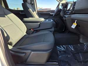 เชฟโรเลต ซิลเวอราโด 1500 ซีอาร์2 ครูว์แค็บ ขับเคลื่อน 4 ล้อ ปี 2025 - Product Image 6