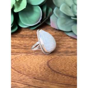 Anillo Reda Galvan con Piedra Lunar y Plata de Ley, Talla 6, Tecnología de Incrustación con Engaste de Bisel - Product Image 3