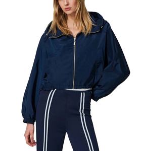 Chaqueta cortavientos de talla grande para mujer con capucha impermeable transpirable a buen precio, chaqueta ligera con cremallera para mujer al por mayor - Product Image 3