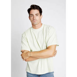 Lane Seven T-shirt unisexe Pistachio Tornado Streetwear urbain lourd 100% coton vierge personnalisable pour hommes et femmes - Product Image 4