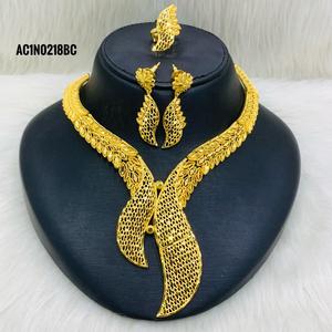 Collier plaqué or 24 carats, nouveau design de bijoux, mode féminine, vente chaude - Product Image 1