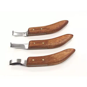 MEDIPURE INSTRUMENTS - Cuchillo de herrador personalizado con hoja afilada para recortar los pezuñas de animales de granja, herramienta con mango de madera - Product Image 5