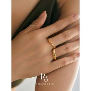 Conjunto de Anillos Delicados de Oro para Uso Diario, Anillos Ondulados Apilables Resistentes al Agua y al Deslustre con Incrustaciones, Anillo Antiestrés, Regalo - Product Image 4