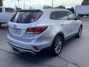 2017 Hy * undai Santa Fe SE d'occasion - Product Image 2