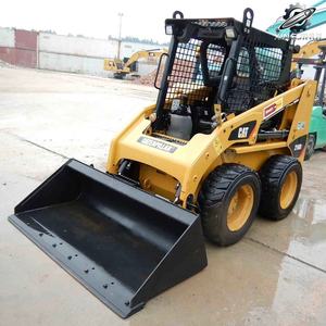 Chargeuse sur pneus Caterpillar 216B3 d'occasion, 2 tonnes, godet de 0,63 m³, marque japonaise d'origine, mini-chargeuse de construction, faible nombre d'heures, certifiée CE - Product Image 2