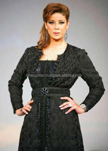 Caftan noir complet avec perles brodées et brillantes fonctionne avec une ceinture élégante vêtements islamiques pour les femmes du Moyen-Orient - Product Image 1