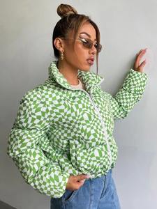 Chaqueta acolchada transpirable ligera para mujer, resistente al agua, tela de satén con burbujas estampadas, cuello levantado, cremallera completa para invierno - Product Image 4