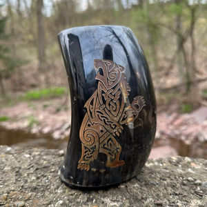 Chope rustique en corne pour festivals et fêtes médiévales, chope en corne artisanale pour les amateurs de bière, de hydromel et d'ale. - Product Image 1