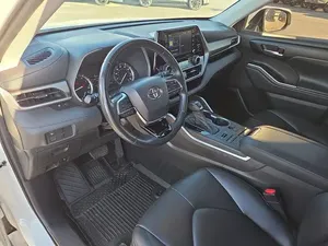 Toyota Highlander XLE d'occasion 2021 - Product Image 2