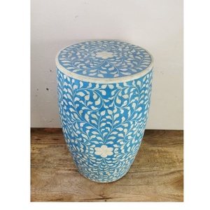 Mesa con incrustaciones de hueso Piezas de lujo y diseños de alta calidad - Product Image 1