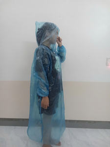 Poncho desechable de PE hecho en Vietnam con buena calidad y precio competitivo - Product Image 2