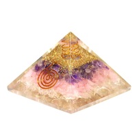 Dernière pyramide d'énergie en orgonite avec cristaux naturels à triple guérison Améthyste Quartz rose Outils d'orgone en quartz clair à vendre