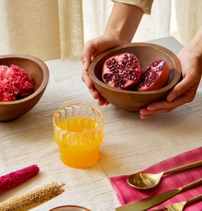 Cuenco de madera de mango de mesa sostenible, cuenco para servir ensaladas de madera Natural hecho a medida para uso doméstico en la cocina - Product Image 3