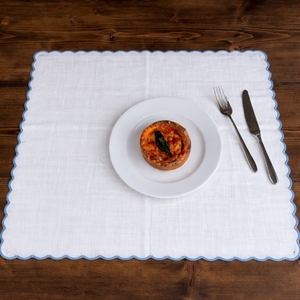 Servilleta de mesa de algodón de lujo color azul ceniza con borde festoneado para bodas y cenas - Product Image 3