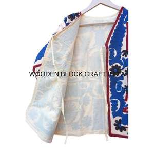 เสื้อแจ็คเก็ตผ้าฝ้ายถักลายดอกไม้ปักด้วยเครื่องจักรจากราชสถาน เป็นมิตรกับสิ่งแวดล้อม ระบายอากาศได้ดี คอวี เหมาะสำหรับฤดูหนาว - Product Image 5