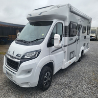 Mini-caravane de luxe tout-terrain avec toilettes, design moderne, fonctionnalités étendues, pour 4 personnes, en acier inoxydable, coulissante, grise