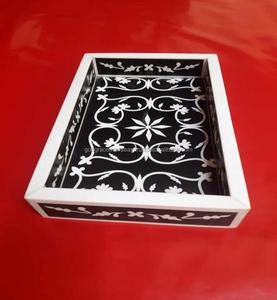 Bandeja de servicio con incrustaciones de hueso de diseño clásico Bandejas de madera hechas a mano para el desayuno Exportador directo de aspecto sostenible y único - Product Image 2