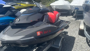 Moto Acuática G.T.I Limited 155 12' 2013 con Motor de 4 Tiempos, 3 Asientos, Menos de 115HP - Product Image 3