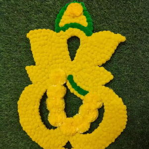 Divino Ganesha Glorious Rangoli Ganesha Centros de mesa florales-Marigold Pooja Decor & Worship Delight Ganesha Chaturthi Decoración - Product Image 1