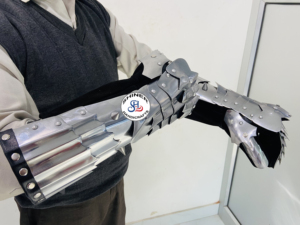 Guanteletes de acero medievales Guantes de armadura funcionales hechos a mano Caballero Acero Gótico Alemán Par de guanteletes de acero - Product Image 2