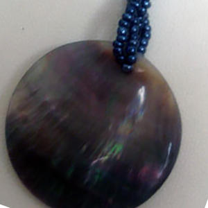 Collier en coquillage noir de SEASHELL JEWELRY avec perles de forme ronde pour un cadeau inspiré - Product Image 3