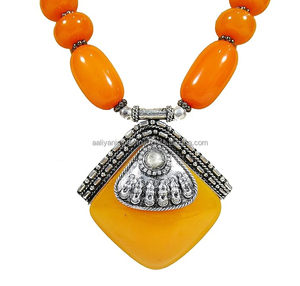 Collier en résine écologique de qualité supérieure filles bijoux souvenirs pendentif fête collier de mariage en gros à faible coût - Product Image 3