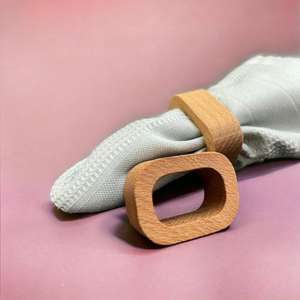 Ronds de serviette en bois décoratifs avec motifs gravés pour les mariages, les vacances et les dîners officiels - Product Image 2