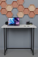Étagère murale hexagonale en bois moderne avec configuration de bureau pour espace de travail à domicile