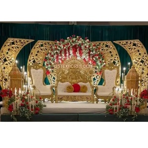 Décoration de scène de mariage sur le thème de l'or royal - Product Image 1